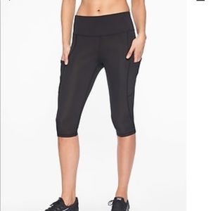 Athleta All In Crop *NWT*